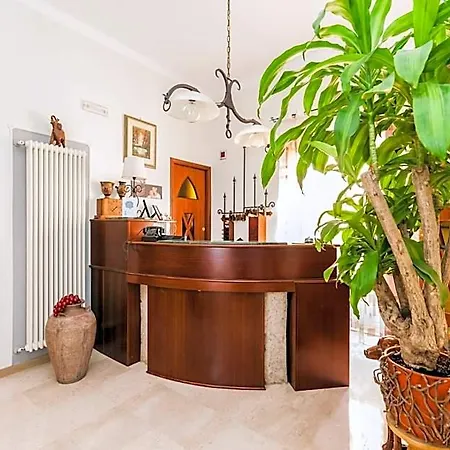 Della Corte Hotel 3*